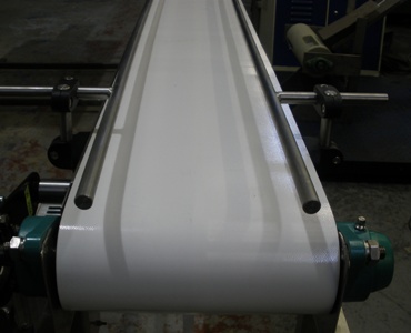white belt conveyors with side guides